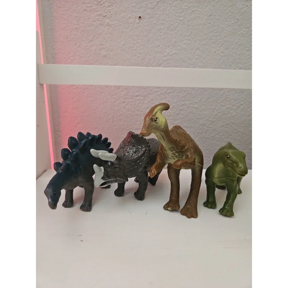 Plastic Dinosaur Toy Figures Lot of 4 Triceratops‎ Brachiosaurus